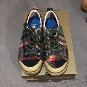 Keen Elsa Sneaker Fleece Forest Night Wool size 8